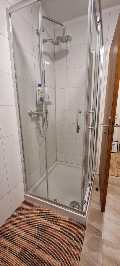 טריברג Waterfalls Apartment 2 מראה חיצוני תמונה